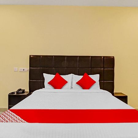 Super Hotel O Lakshmi Royal Inn Warangal Exterior photo