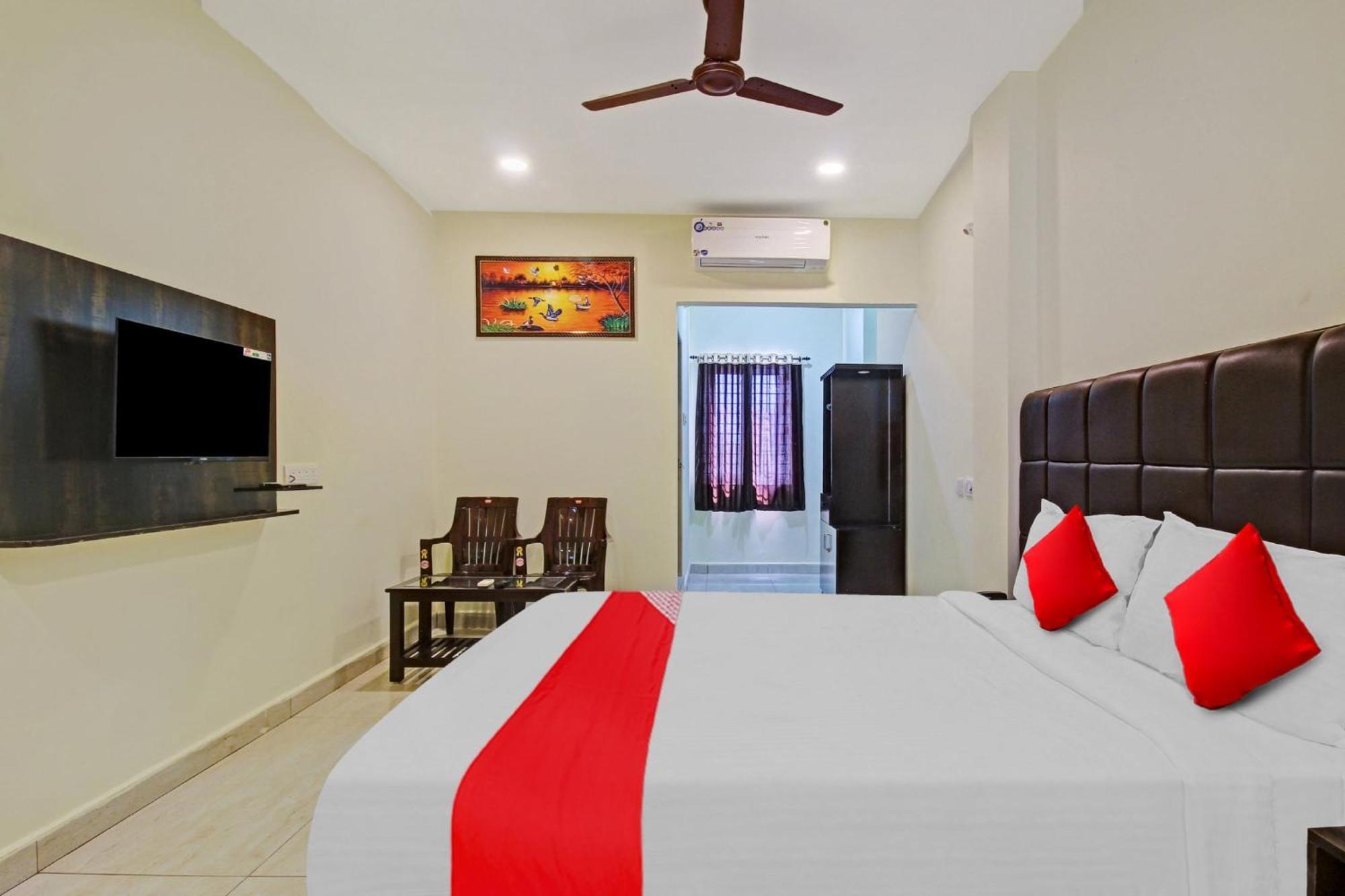 Super Hotel O Lakshmi Royal Inn Warangal Exterior photo